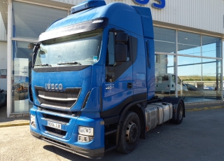 Tractor head IVECO AS440S46TP,
Hi Way, 
Euro6,
Automatic with retarder, 
year 2015,
with 570.016km.