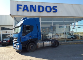 Cabeza tractora IVECO AS440S46TP, 
Hi Way, 
Euro6, 
Automática con intarder, 
Del año 2015, 
Con 570.016km.
Neumáticos 315/70R22.5


Precio 28.500€+IVA, con tractora reacondicionada y con 12 meses de garantía de cadena cinemática.