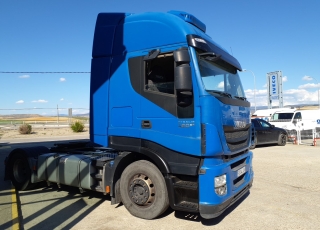 Cabeza tractora IVECO AS440S46TP, 
Hi Way, 
Euro6, 
Automática con intarder, 
Del año 2015, 
Con 570.016km.
Neumáticos 315/70R22.5


Precio 28.500€+IVA, con tractora reacondicionada y con 12 meses de garantía de cadena cinemática.