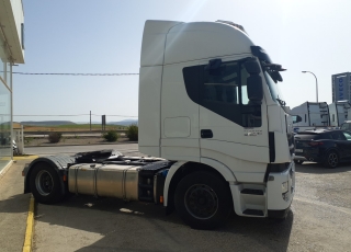 Tractor head IVECO AS440S46TP,
Hi Way, 
Euro6,
Automatic with retarder, 
year 2015,
with 602.469km.
