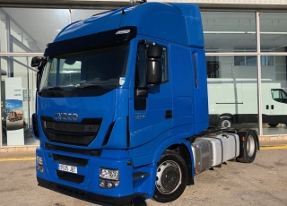 Cabeza tractora IVECO AS440S46TP, 
Hi Way, 
Euro6, 
Automática con intarder, 
Del año 2014, 
Con 556.275km.
Rueda 315/60R22.5

Precio 20.500€+IVA, con tractora reacondicionada y con 12 meses de garantía de cadena cinemática.