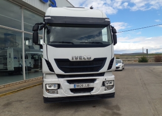 Tractor head IVECO AS440S46TP,
Hi Way, 
Euro6,
Automatic with retarder, 
year 2015,
with 657.235km.