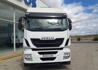 Cabeza tractora IVECO AS440S46TP, 
Hi Way, 
Euro6, 
Automática con intarder, 
Del año 2015, 
Con 457.795km,
Neumáticos 315/70R22.5,

Precio 30.900€+IVA, con tractora reacondicionada.