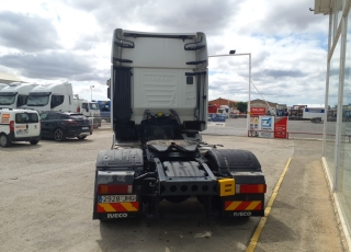 Tractor head IVECO AS440S46TP,
Hi Way, 
Euro6,
Automatic with retarder, 
year 2015,
with 457.795km.