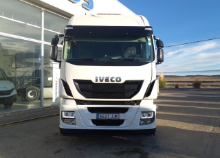 Tractor head IVECO AS440S46TP,
Hi Way, 
Euro6,
Automatic with retarder, 
year 2015,
with 684.925km.