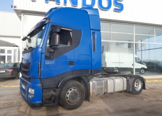 Tractor head IVECO AS440S46TP,
Hi Way, 
Euro6,
Automatic with retarder, 
year 2015,
with 494.612km.