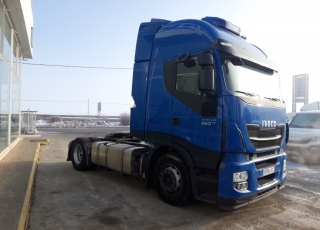 Tractor head IVECO AS440S46TP,
Hi Way, 
Euro6,
Automatic with retarder, 
year 2015,
with 494.612km.