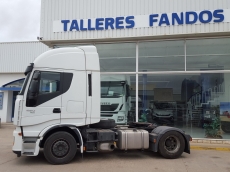 Tractor head IVECO AS440S46TP, automatic with retarder, year 2013, with 437.408km.