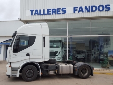 Cabeza tractora IVECO AS440S46TP, automática con intarder, del año 2013, con 437.408km, con 12 meses de garantía de cadena cinemática.