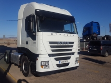 Tractor head IVECO AS440S46TP, automatic with retarder, year 2012, with 452.763km.