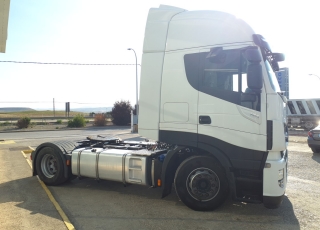 Tractor head IVECO AS440S48TP, 
EVO Hi Way, 
Euro6,
Automatic with retarder, 
year 2017,
with 333.521km.