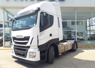 Cabeza tractora IVECO AS440S48TP, 
EVO Hi Way, 
Euro6, 
Automática con intarder, 
Del año 2017, 
Con 344.670km.
Neumáticos 315/70R22.5

Precio 42.500€+IVA, con tractora reacondicionada y con 12 meses de garantía de cadena cinemática.