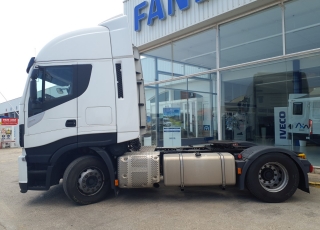 Cabeza tractora IVECO AS440S48TP, 
EVO Hi Way, 
Euro6, 
Automática con intarder, 
Del año 2017, 
Con 344.670km.
Neumáticos 315/70R22.5

Precio 42.500€+IVA, con tractora reacondicionada y con 12 meses de garantía de cadena cinemática.