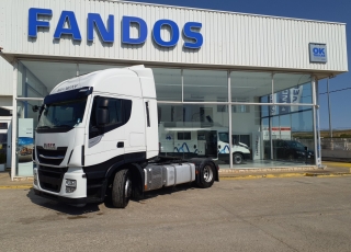 Cabeza tractora IVECO AS440S48TP, 
EVO Hi Way, 
Euro6, 
Automática con intarder, 
Del año 2017, 
Con 314.185km.
Neumáticos 315/70R22.5  Precio 42.500€+IVA, con tractora reacondicionada y con 12 meses de garantía de cadena cinemática.