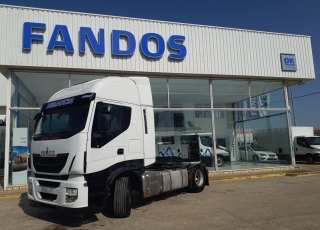 Cabeza tractora IVECO AS440S48TP, 
Hi Way, 
Euro6, 
Automática con intarder, 
Del año 2015, 
Con 566.023km.
Neumáticos 365/55R22.5 y 315/70R22.5


Precio 28.500€+IVA, con tractora reacondicionada y con 12 meses de garantía de cadena cinemática.