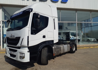 Cabeza tractora IVECO AS440S48TP, 
Hi Way, 
Euro6, 
Automática con intarder, 
Del año 2015, 
Con 566.023km.
Neumáticos 365/55R22.5 y 315/70R22.5


Precio 28.500€+IVA, con tractora reacondicionada y con 12 meses de garantía de cadena cinemática.