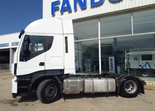 Cabeza tractora IVECO AS440S48TP, 
Hi Way, 
Euro6, 
Automática con intarder, 
Del año 2015, 
Con 566.023km.
Neumáticos 365/55R22.5 y 315/70R22.5


Precio 28.500€+IVA, con tractora reacondicionada y con 12 meses de garantía de cadena cinemática.