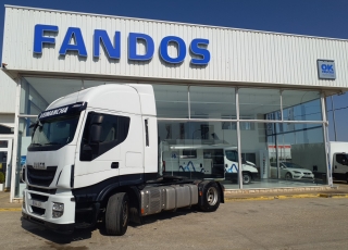 Tractor head IVECO AS440S48TP,
Hi Way, 
Euro6,
Automatic with retarder, 
year 2015,
with 517.921m.