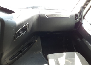 Cabeza tractora IVECO AS440S48TP, 
Hi Way, 
Euro6, 
Automática con intarder, 
Del año 2015, 
Con 573.755km.
Neumáticos 315/80R22.5  Precio 28.500€+IVA, con tractora reacondicionada y con 12 meses de garantía de cadena cinemática.