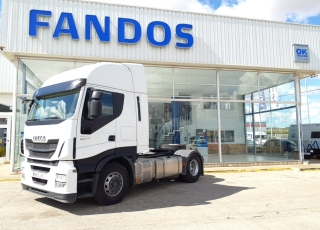 Cabeza tractora IVECO AS440S48TP, 
Hi Way, 
Euro6, 
Automática con intarder, 
Del año 2015, 
Con 573.755km.
Neumáticos 315/80R22.5


Precio 28.500€+IVA, con tractora reacondicionada y con 12 meses de garantía de cadena cinemática.