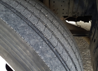 Cabeza tractora IVECO AS440S48TP, 
Hi Way, 
Euro6, 
Automática con intarder, 
Del año 2015, 
Con 573.755km.
Neumáticos 315/80R22.5  Precio 28.500€+IVA, con tractora reacondicionada y con 12 meses de garantía de cadena cinemática.
