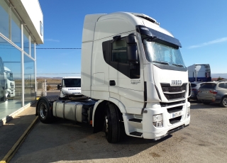 Tractor head IVECO AS440S48TP,
Hi Way, 
Euro6,
Automatic,
year 2015,
with 762.621km.