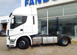 Tractor head IVECO AS440S48TP,
Hi Way, 
Euro6,
Automatic with retarder, 
year 2015,
with 488.274km.