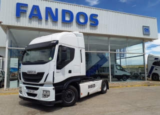 Tractor head IVECO AS440S48TP,
Hi Way, 
Euro6,
Automatic with retarder, 
year 2015,
with 526.493km.