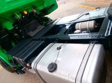 Tractor head IVECO AS440S50TP, automatic with retarder, year 2012, with 471.313km. Complete ADR.