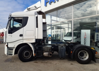 Cabeza tractora IVECO AS440S50TP, 
Cube, 
Automática con intarder, 
Del año 2008, 
Con 989.412km,
Neumáticos 385/65R22.5 y 315/80R22.5,
Con Equipo Hidráulico y techo medio


Precio 9.500€+IVA  SIN garantía.