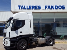 Cabeza tractora IVECO AS440S50TP Hi Way, automática con intarder, del año 2013, con 459.653km, con garantía de cadena cinemática.