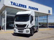 Cabeza tractora IVECO AS440S50TP Hi Way, automática con intarder, del año 2013, con 459.653km, con garantía de cadena cinemática.