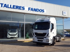 Cabeza tractora IVECO AS440S50TP Hi Way, automática con intarder, del año 2014, con 448.878km, con 12 meses de garantía de cadena cinemática.