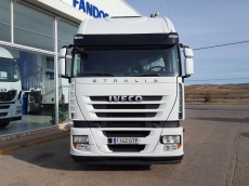 Cabeza tractora IVECO AS440S50TP, automática con intarder, del año 2010, con 782.566km, en muy buen estado.