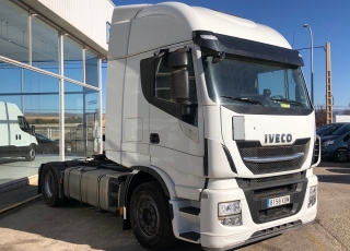 Tractor head IVECO AS440S51TP EVO, Hi Way, 
automatic wit retarder, 
year 2017, with 520.252km.