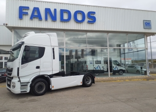 Cabeza tractora IVECO AS440S57TP, 
EVO Hi Way, 
Euro6, 
Automática con intarder, 
Del año 2018, 
Con 447.448km.
Neumáticos 385/55R22.5 y 315/70R22.5

Precio 50.000€+IVA, con tractora reacondicionada y con 12 meses de garantía de cadena cinemática.