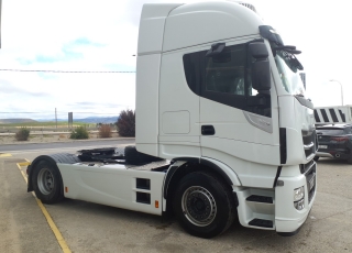 Tractor head IVECO AS440S57TP, 
EVO Hi Way, 
Euro6,
Automatic with retarder, 
year 2018,
with 447.448km.