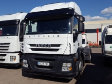 Cabeza tractora de ocasión IVECO  AT440S42TP, manual con intarder, equipo hidráulico, 576.437km del año 2011.