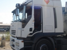 Cabeza tractora IVECO AT440S43TP, del año 2006, manual con intarder, 800.000km