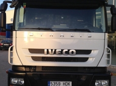Cabeza tractora IVECO AT440S45TP, manual con intarder, del año 2011, con 519.894km, en muy buen estado.