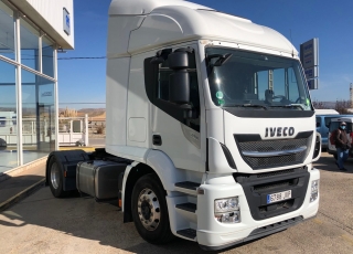 Tractor head 
IVECO 
AT440S46TP, 
automatic with retarder, 
year 2016, 
with 521.650km.