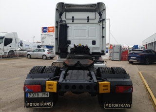 Tractor head 
IVECO 
AT440S46TP Hi Road EVO Euro6, 
automatic with retarder, 
year 2017, 
with 607.520km.