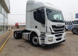 Tractor head 
IVECO 
AT440S46TP Hi Road EVO Euro6, 
automatic with retarder, 
year 2017, 
with 607.520km.