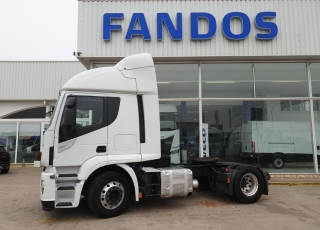 Tractor head 
IVECO 
AT440S46TP Hi Road EVO Euro6, 
automatic with retarder, 
year 2017, 
with 494.195km.