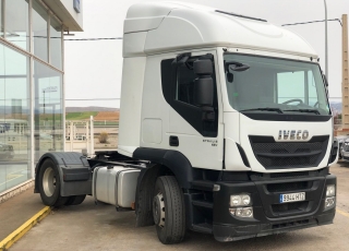 Tractor head IVECO AT440S46TP, Hi Road, automatic with retarder, year 2013, with 586.375km.