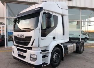 Tractor head IVECO AT440S46TP, automatic with retarder, year 2014, with 540.264km.