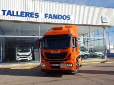 Cabeza tractora IVECO Hi Road AT440S46T/P Euro 6, automática con intarder, del 21/12/2015, 107.007km, con carenados laterales, llantas de aluminio, ADR básico, equipo de frió nocturno con garantía de extra cadena cinemática hasta el 22/12/18.