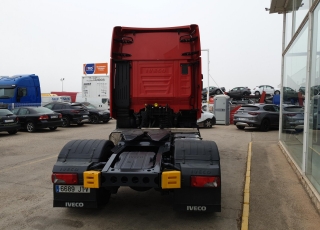 Tractor head IVECO Hi Way AS440S46T/P, automatic with retarder, year 2016, with 327.000km.