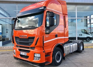 Tractor head IVECO Hi Way AS440S46T/P, automatic with retarder, year 2014, with 284.000km.