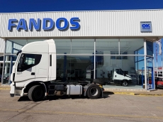 Cabeza tractora IVECO Hi Way AS440S46T/P, automática con intarder, del año 2014, con 628.362km, con ADR completo.